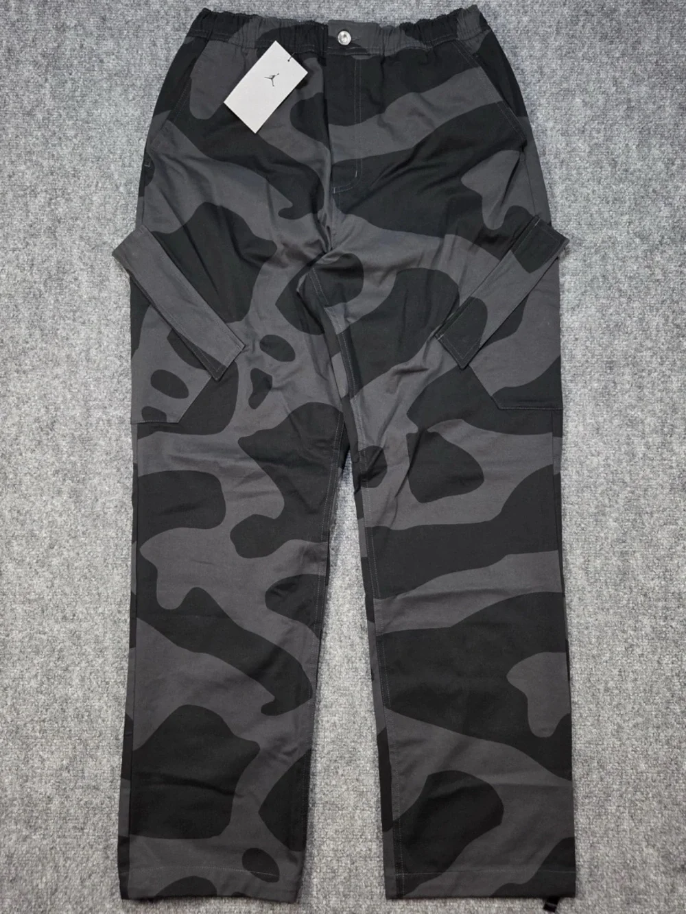 Jordan Men's Black & Gray Camo Cargo Pants Nike Air Jordan Chicago Trousers